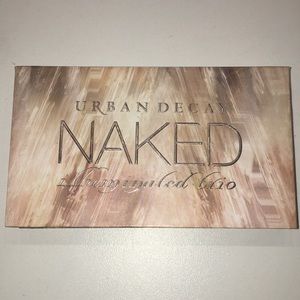 Urban Decay NAKED illuminated trio pallet!